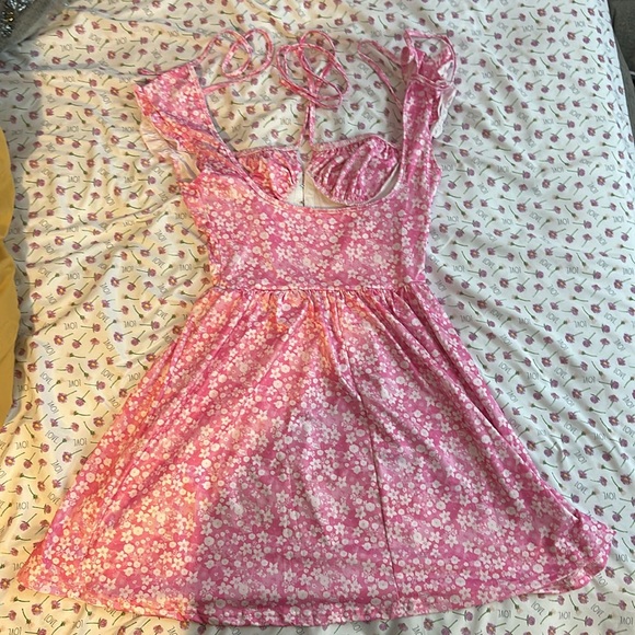 Revolve pink mini dress with white flowers size small - Picture 2 of 2
